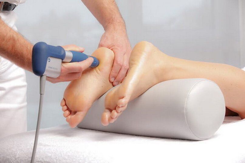 Realización de terapia de ondas de choque